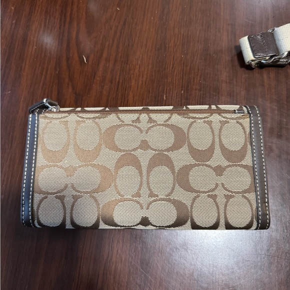 Matching Coach Wallet and Crossbody Purse Bundle - Picture 3 of 5